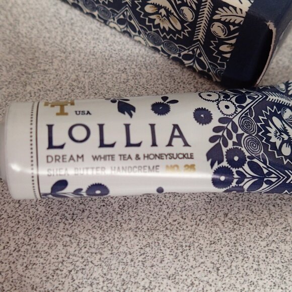 Lollia Dream White Tea and Honeysuckle Shea Butter Handcreme - Picture 1 of 4